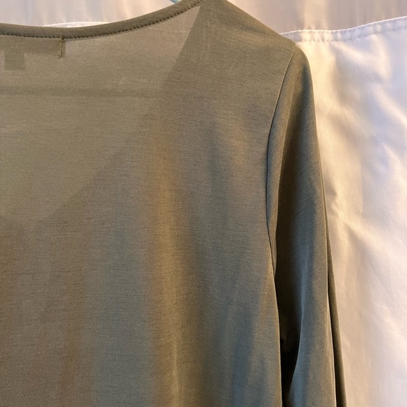 Casual Couture Olive Green Blouse Women’s Medium - Picture 5 of 6